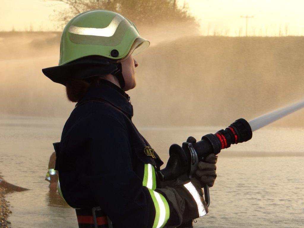 Vatrogasna vježba na obali Mičigen jezera