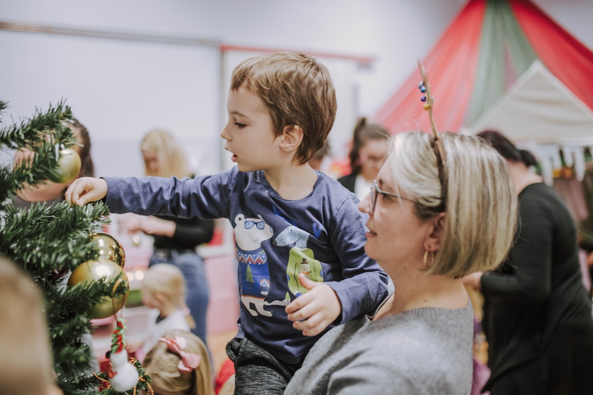 UZBUDLJIVE AKTIVNOSTI Mališani skupine Trešnjice uživali u pravoj Božićnoj čajanci