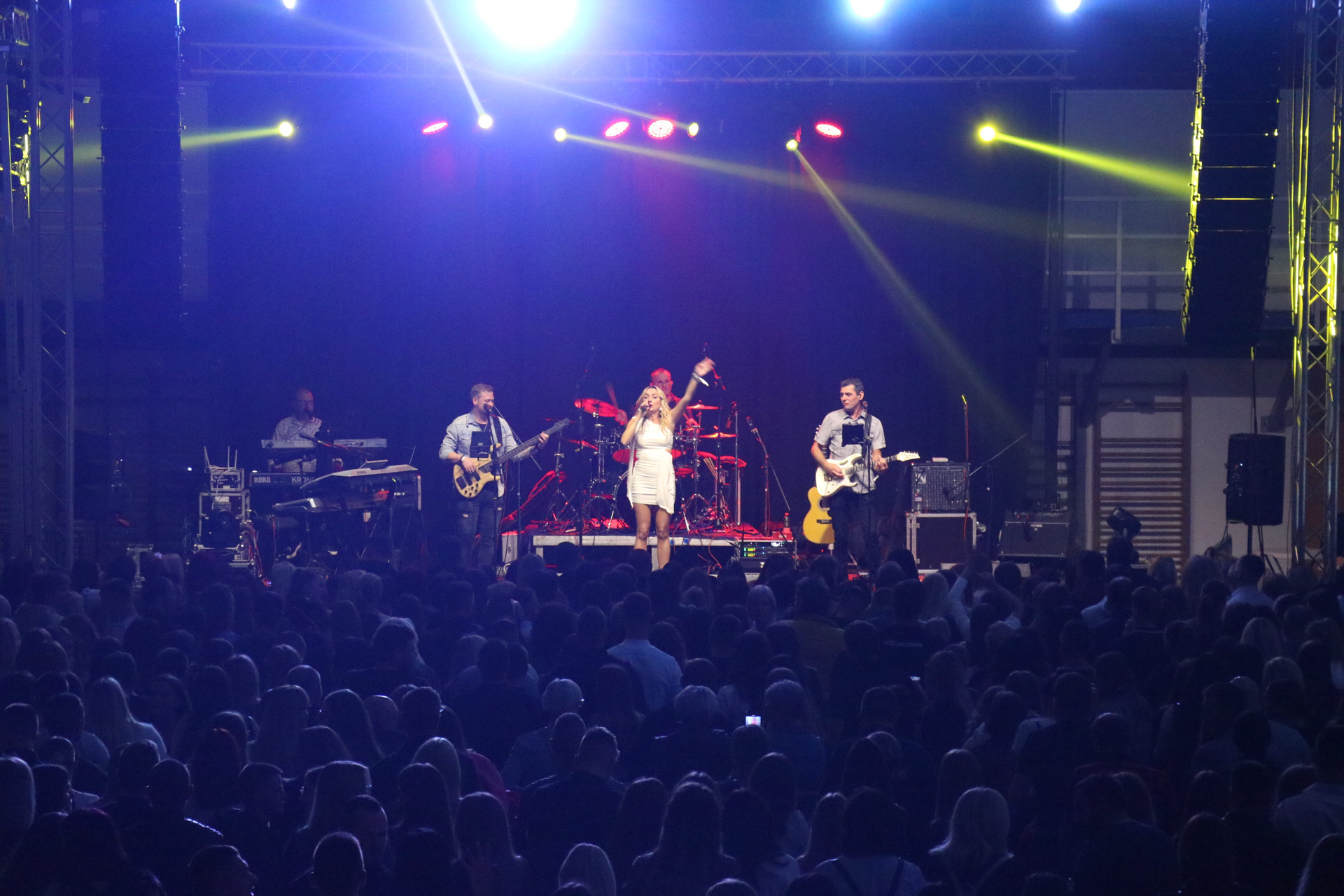 FOTO Željko Samardžić zagrijao Čakovec na jesenskom koncertu u punoj GOC dvorani