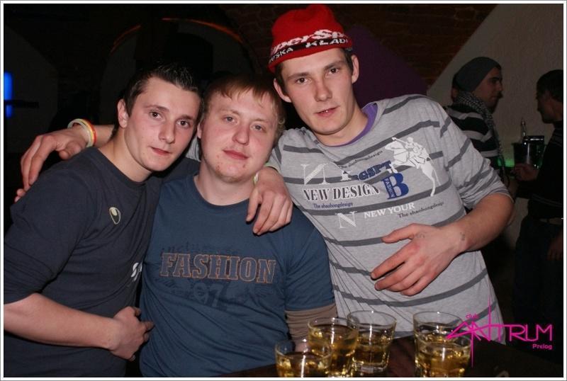 slika0032 Antrum (Petak i subota, 22. i 23.3.2013 – Mladen Burnać i Queens party) slika0032 Antrum (Petak i subota, 22. i 23.3.2013 – Mladen Burnać i Queens party)