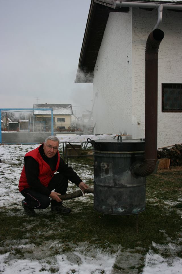Tradicijsko kolinje okupilo brojne članove kotoripskog Graničara uoči početka priprema