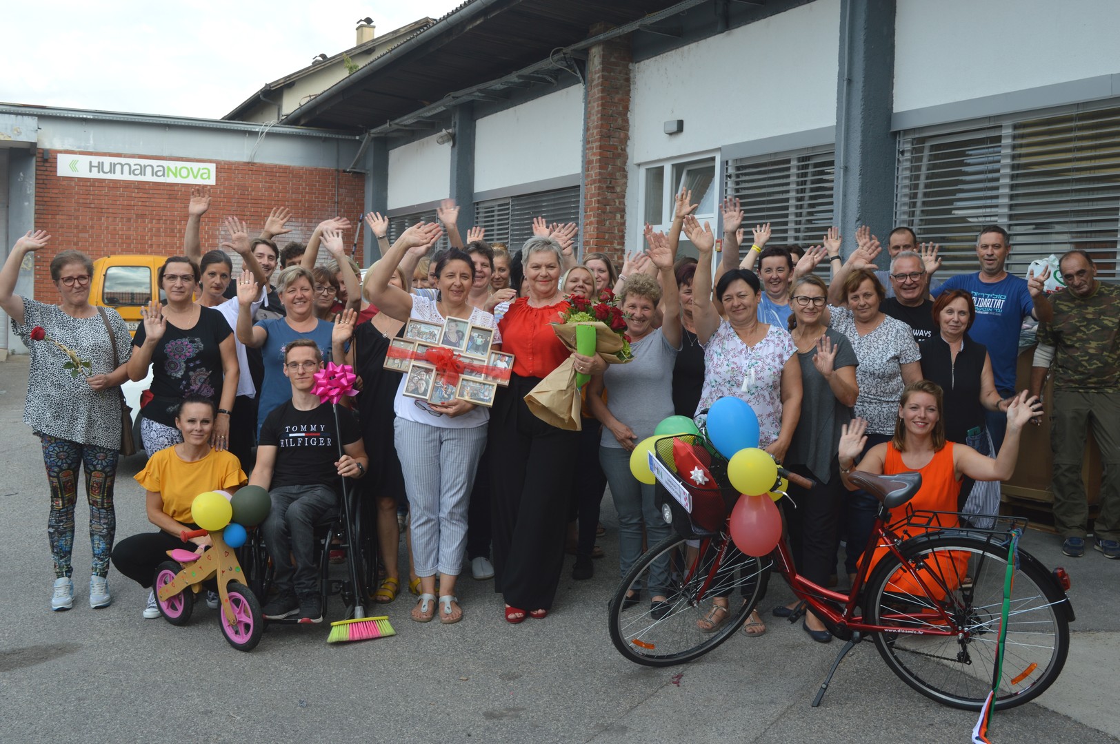 Biserka Kolomari u mirovinu sa suzama radosnicama i novim biciklom!