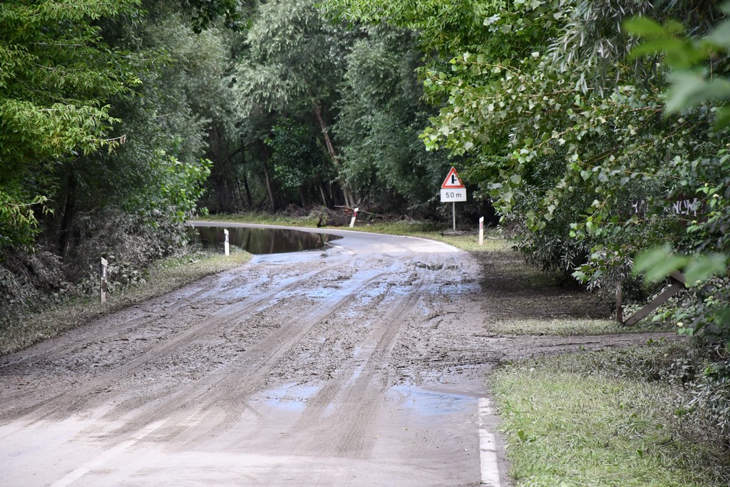 ŽUPAN POSAVEAC ‘Možemo biti ponosni i zadovoljni. Međimurje je u povijesno visokom vodostaju prošlo s najmanje mogućom štetom.’ ŽUPAN POSAVEAC ‘Možemo biti ponosni i zadovoljni. Međimurje je u povijesno visokom vodostaju prošlo s najmanje mogućom štetom.’