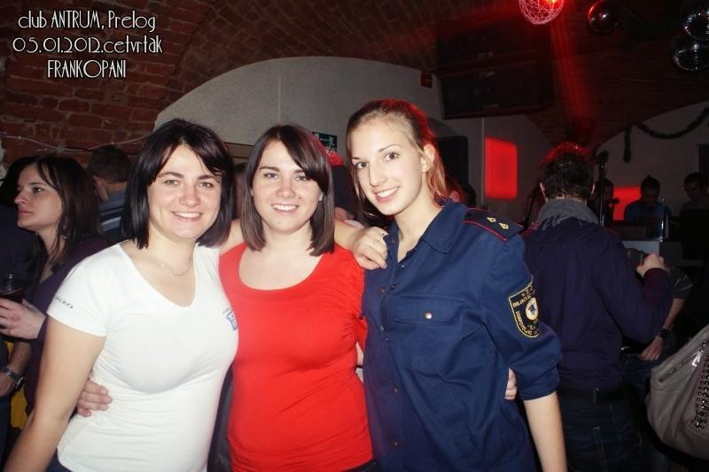 slika0027 Antrum (Četvrtak, 5.1.2012) slika0027 Antrum (Četvrtak, 5.1.2012)