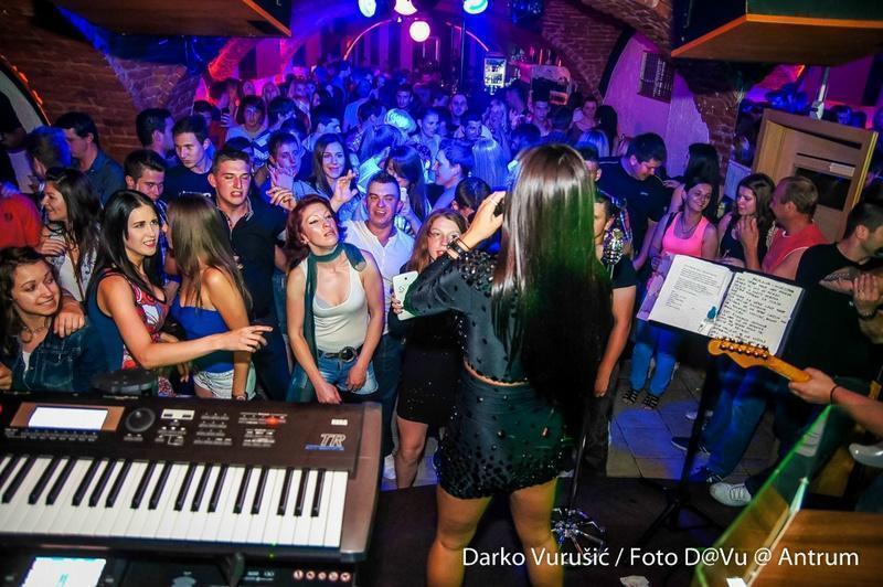 slika00023 Antrum (Subota, 28.6.2014. – Sandra Afrika)