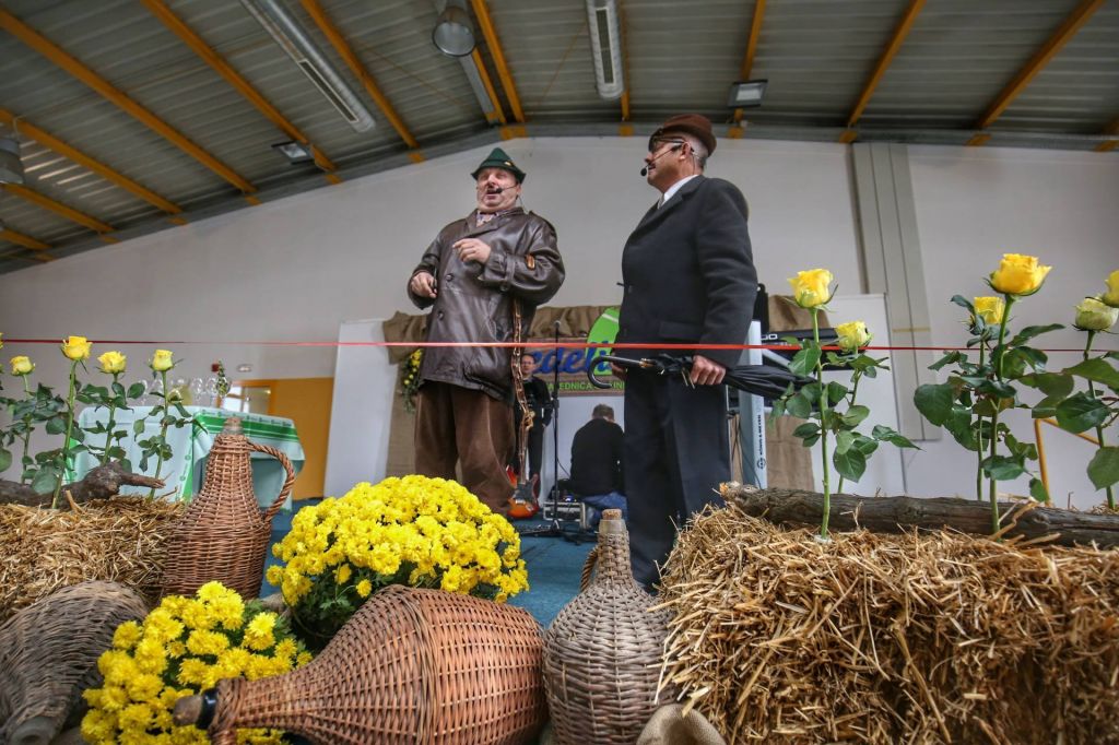 2355512810213458849362610644641