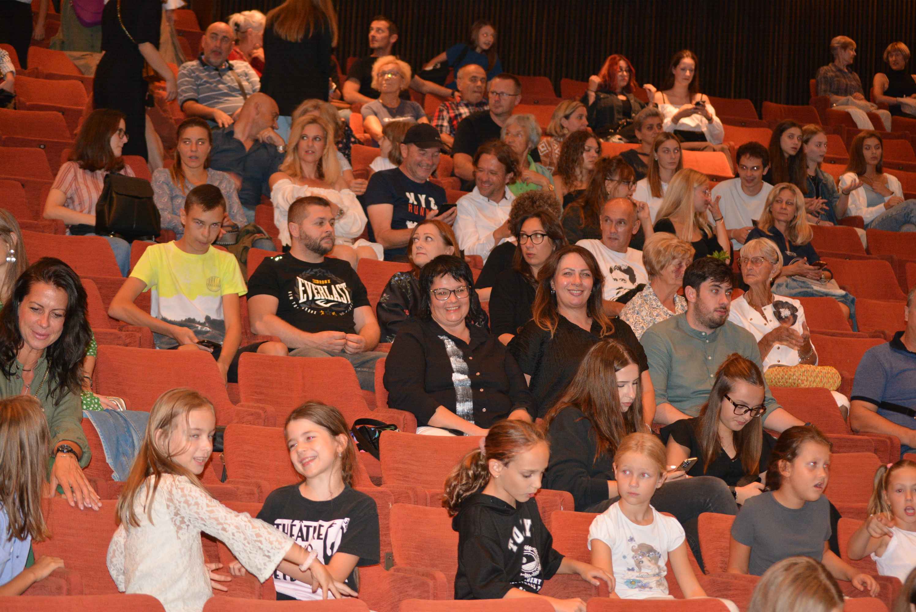 VIDEO I FOTO Izniman 8. Zrinski Art Festival: Trash Art, ples i čarolija u Čakovcu