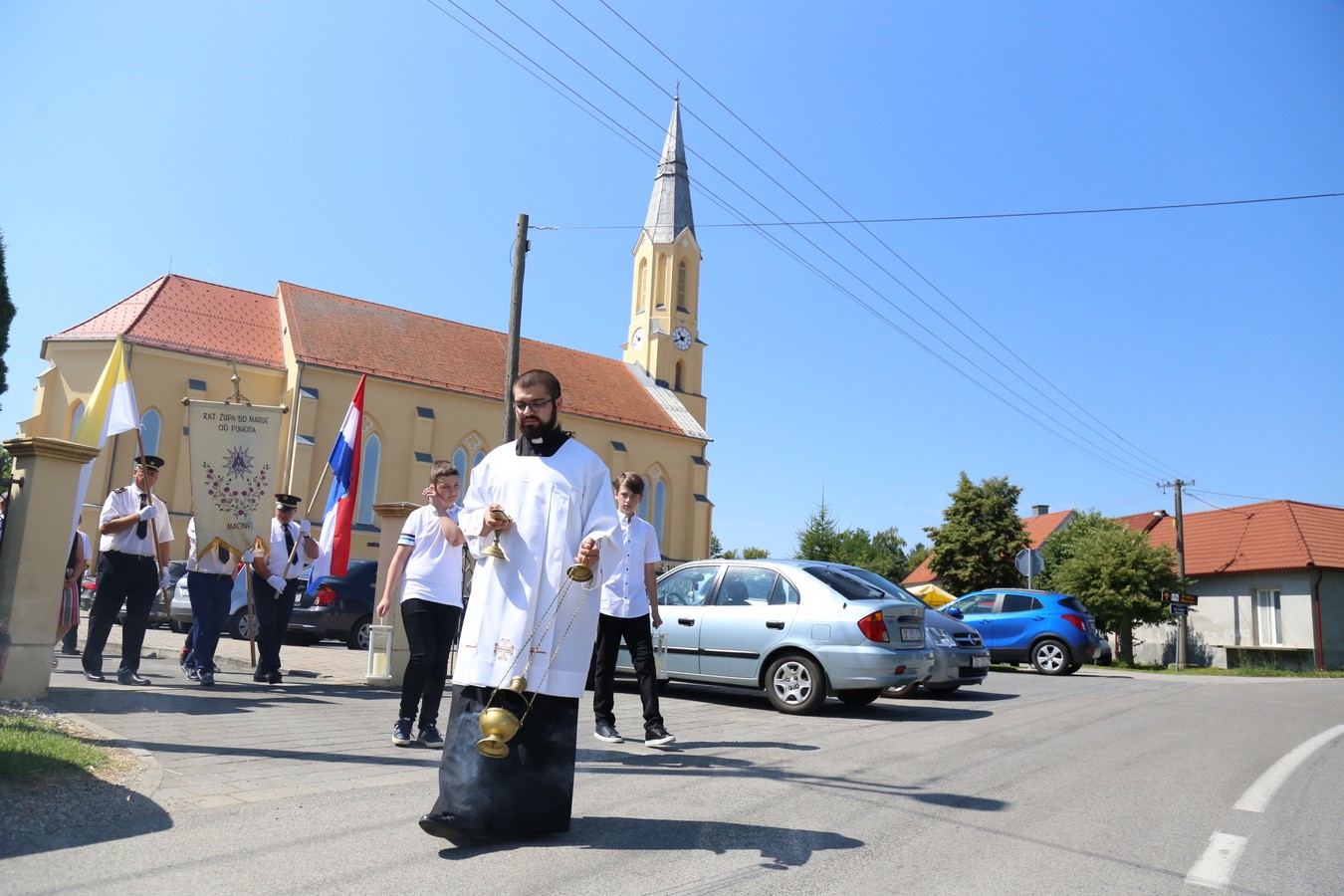 Mladen Cikač iz Gornjeg Hrašćana u Macincu služio mladu misu