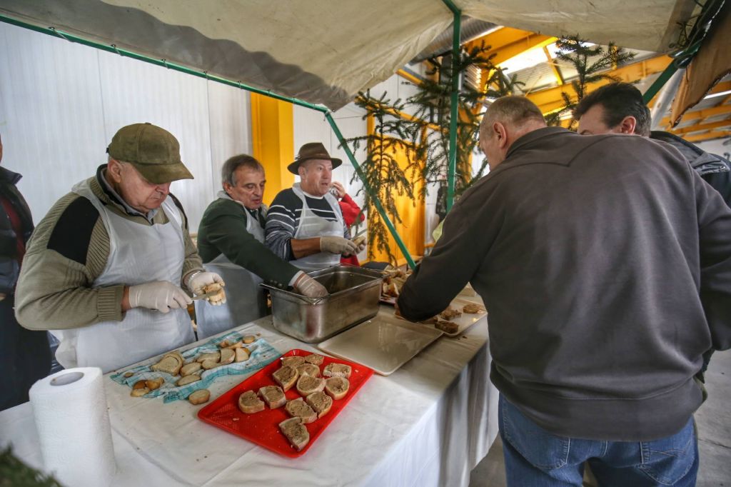 2355783410213458848162580141983