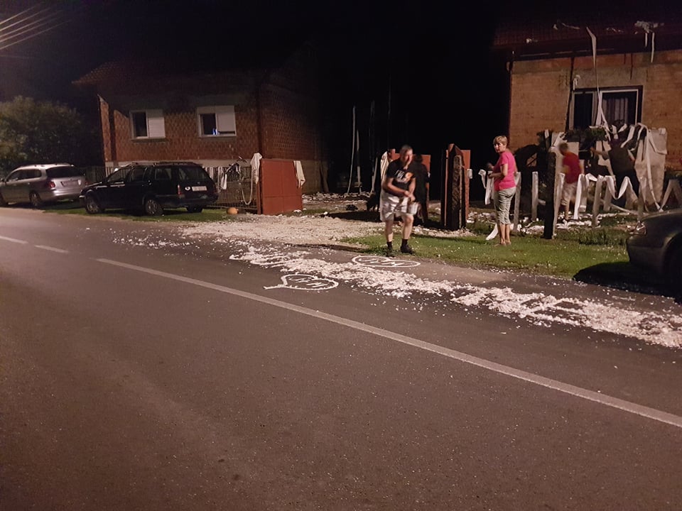 FOTO Potepanje ih nije mimoišlo: Zaručili su se Jurica Kovačić i Melani Žganec!