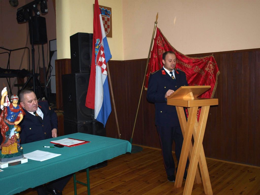 dvddpustakovec07514976