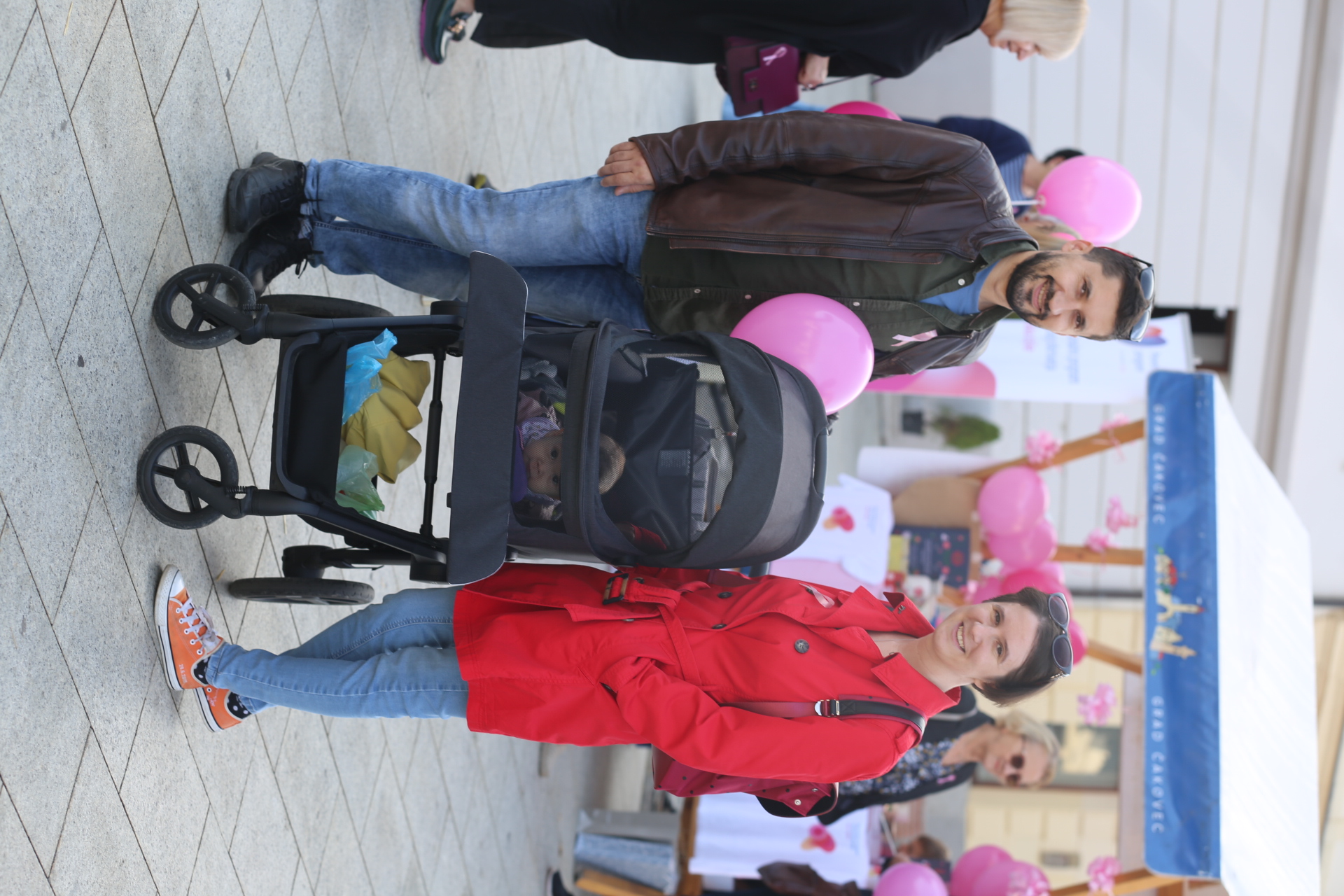 KLIKOM PO ČAKOVCU Prva sunčana subota u listopadu izmamila vesele šetače u centar grada