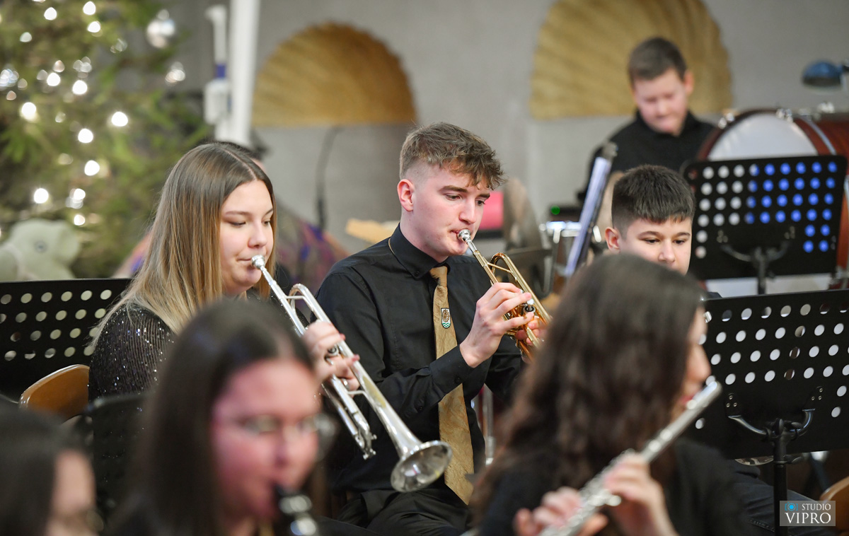 BILO JE PREDIVNO Za kraj Adventske čarolije održan koncert Puhačkog orkestra Grada Preloga