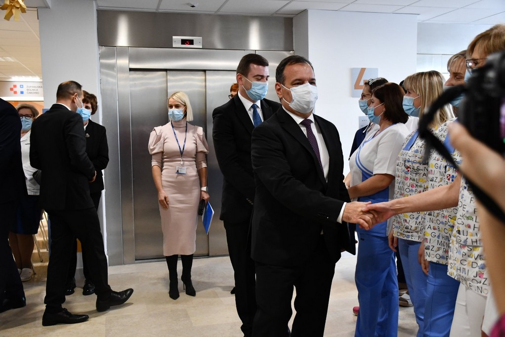STIGAO I MINISTAR BEROŠ Otvoren najljepši i najveseliji rekonstruirani dio bolnice – Odjel pedijatrije