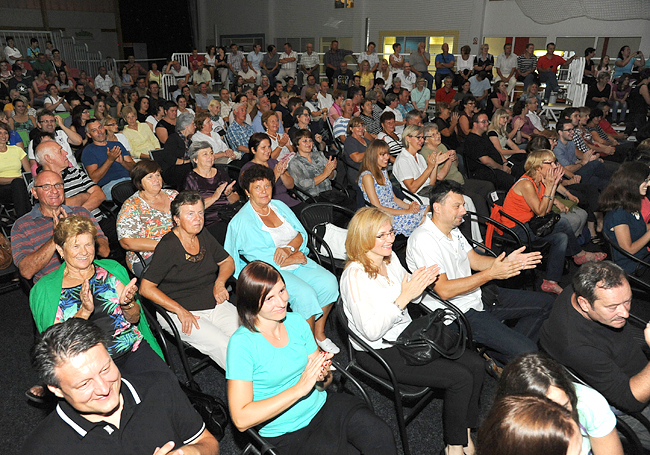 24699357maslina03581891