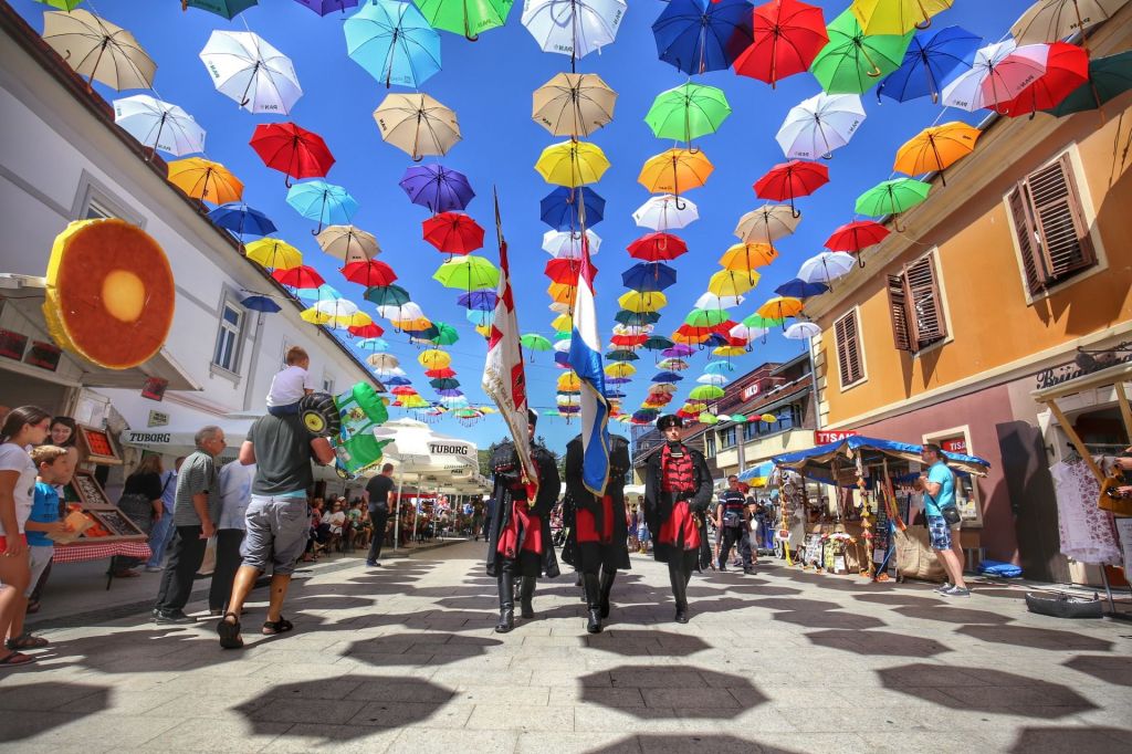 2052432710212630783941492382254