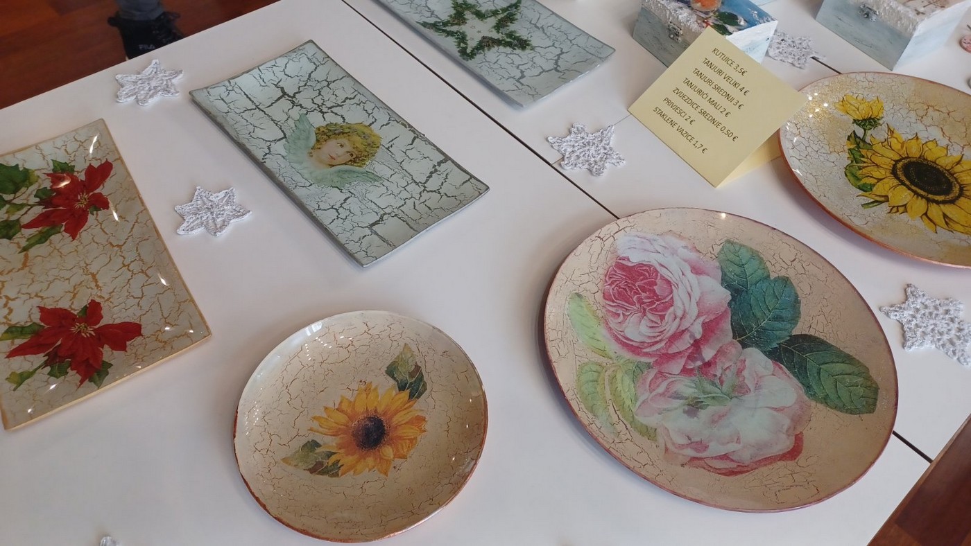 FOTO U tijeku je krasna Božićna izložba ručnih radova korisnika Doma za starije i nemoćne osobe u Čakovcu