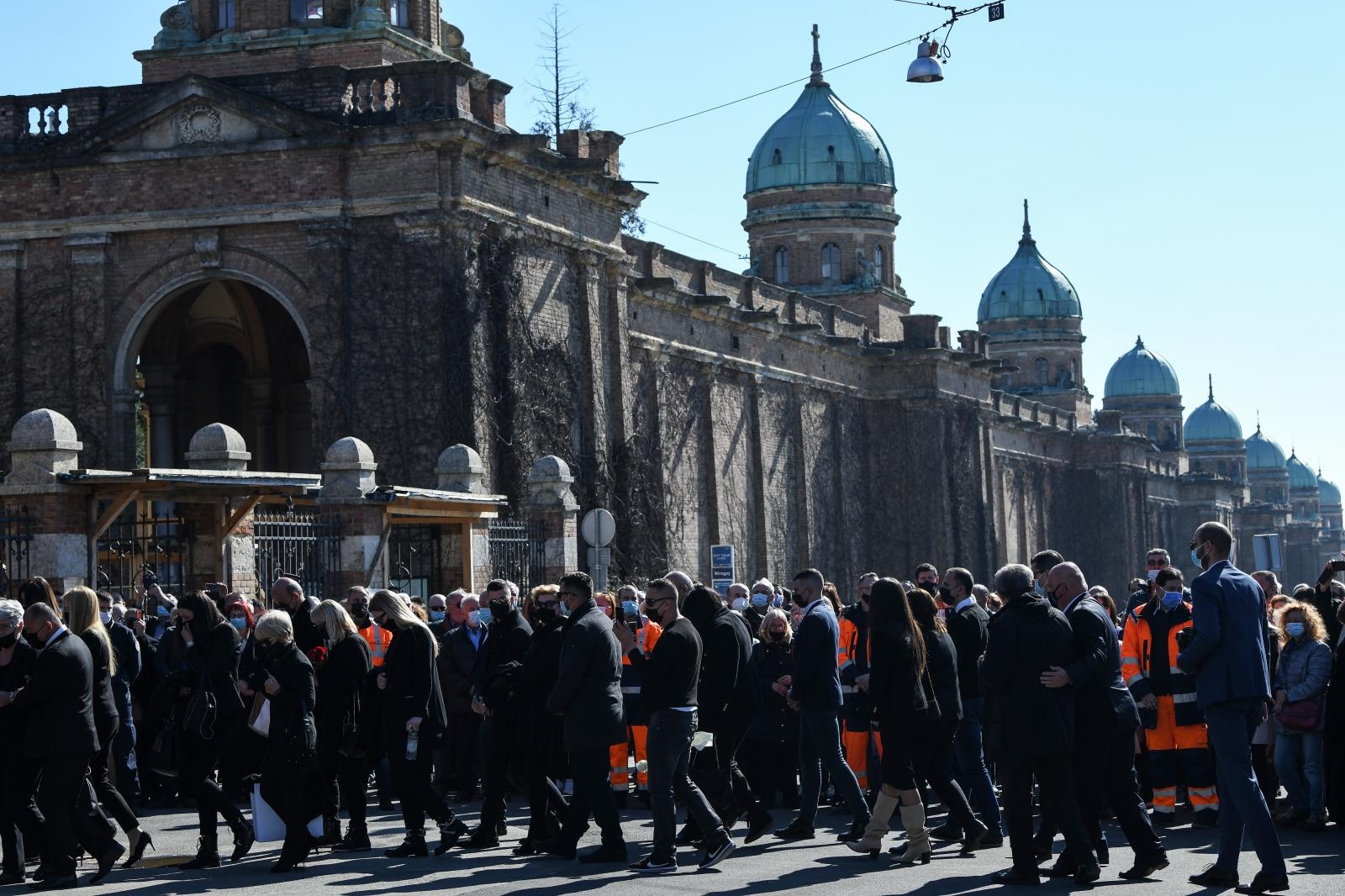 ispratio ga veliki broj građana: Pokopan je Milan Bandić