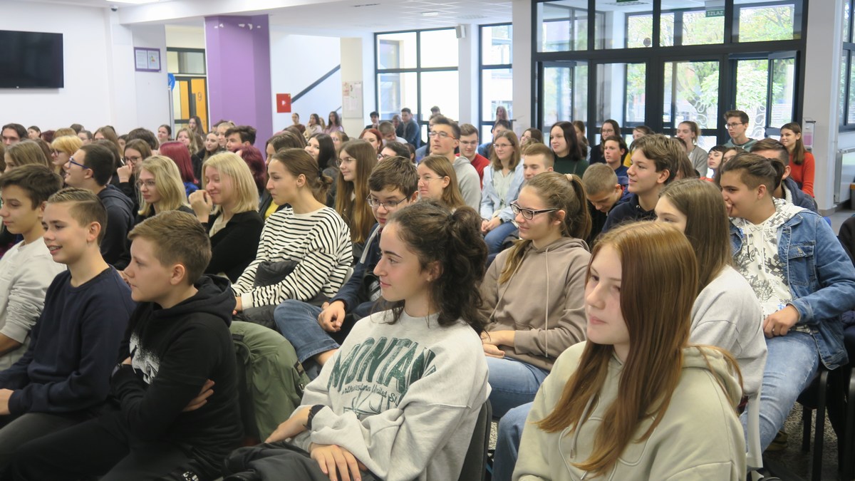 Gimnazija Josipa Slavenskog Čakovec i ove školske godine kroz Centre izvrsnosti okuplja talentirane i darovite učenike