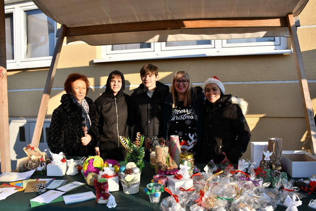 Prvi Božićni sajam u Pribislavcu naišao na odličan odaziv