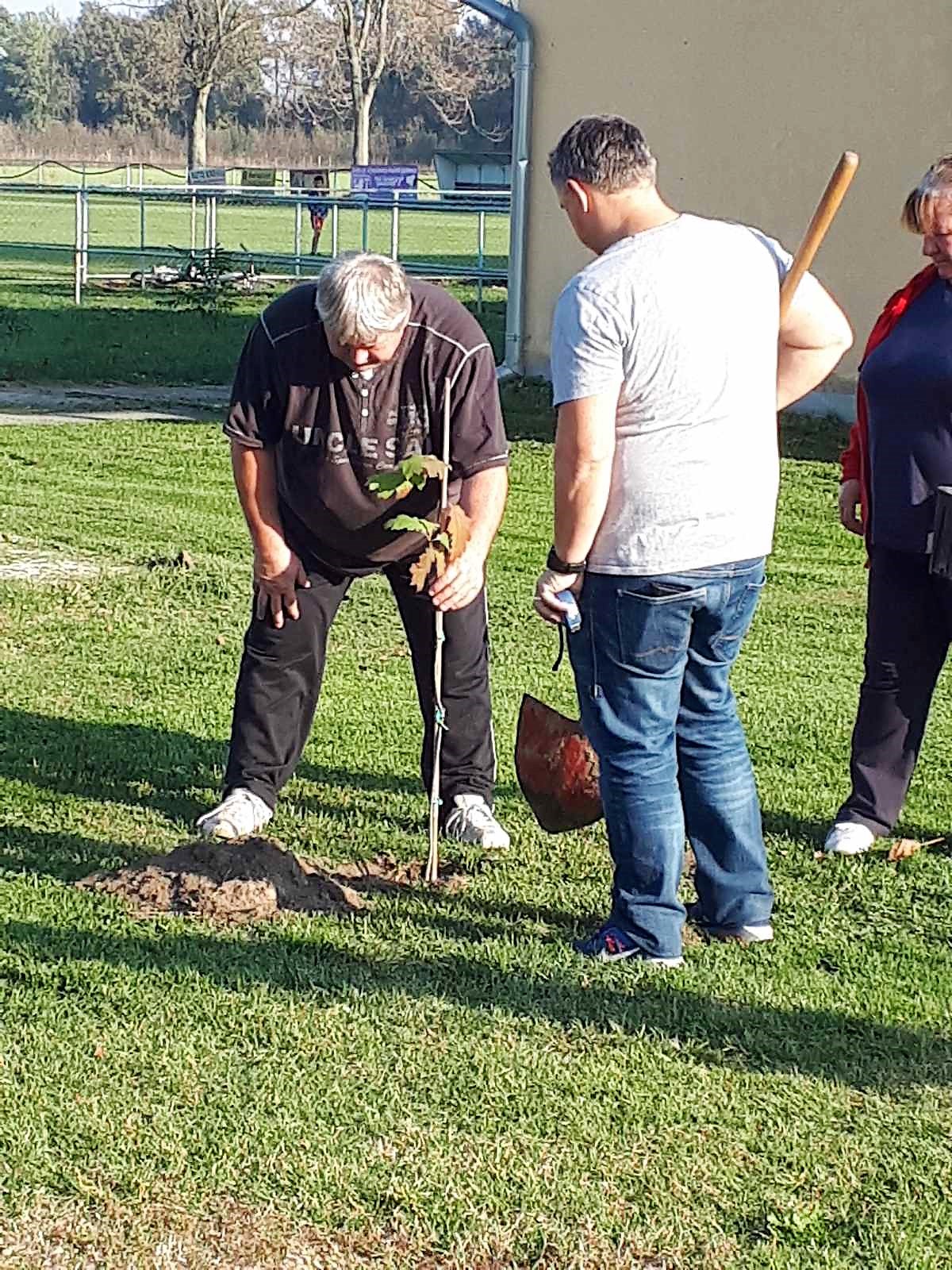 BRAVO, MEĐIMURCI U akciji sadnje drveća na širem čakovečkom području posađeno stotine novih stabala BRAVO, MEĐIMURCI U akciji sadnje drveća na širem čakovečkom području posađeno stotine novih stabala