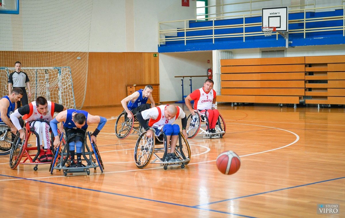 Košarkaši u kolicima