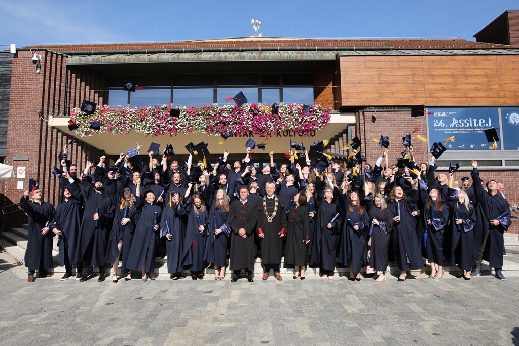 FOTO Međimursko veleučilište promoviralo 124 prvostupnika i magistra