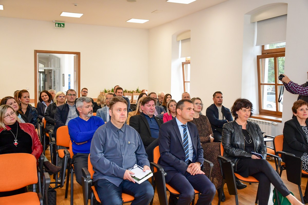 Nova zelena oaza na istoku Čakovca: Otvoren park u Centru znanja Međimurske županije!