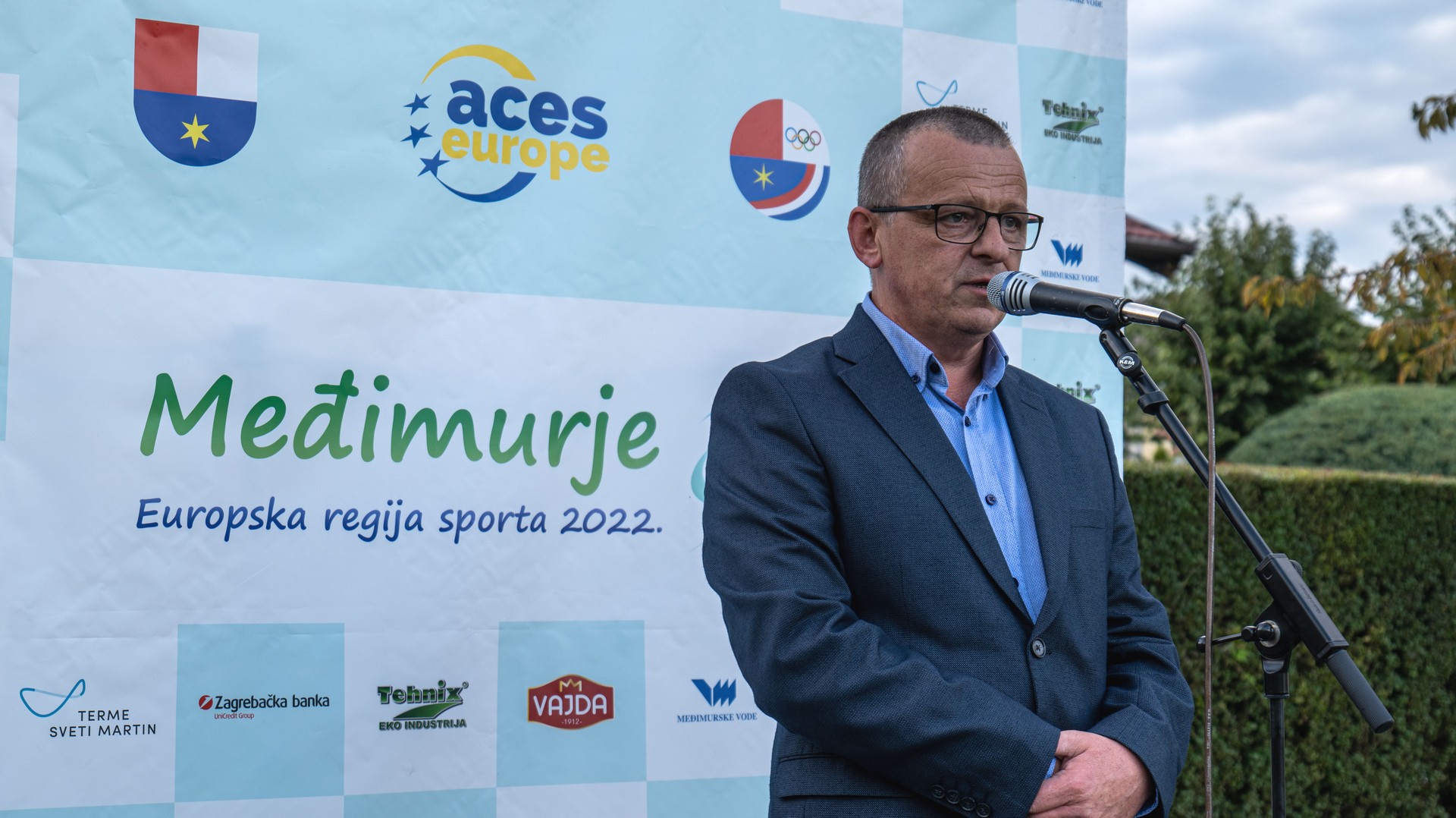 Župan Posavec i načelnik Meglić svečano otvorili obnovljeno košarkaško igralište u Šenkovcu Župan Posavec i načelnik Meglić svečano otvorili obnovljeno košarkaško igralište u Šenkovcu