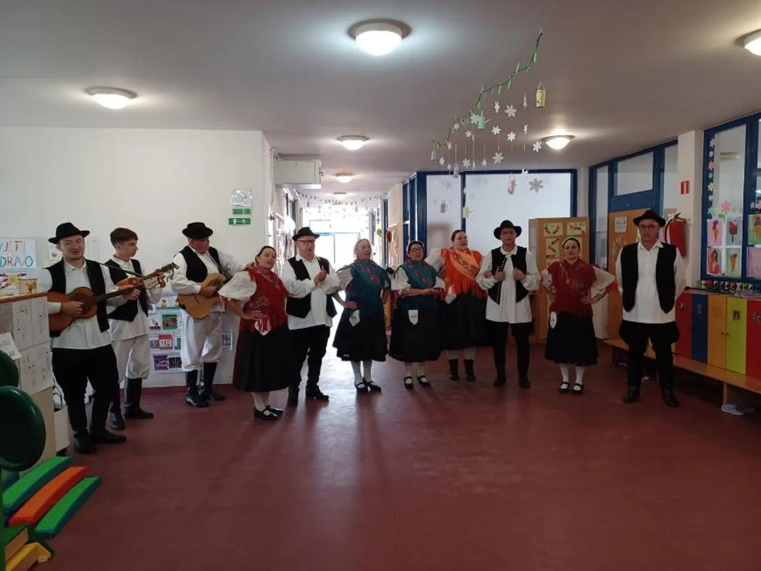 ansambl pučpuljike,vrtić (1) ansambl pučpuljike,vrtić (1)