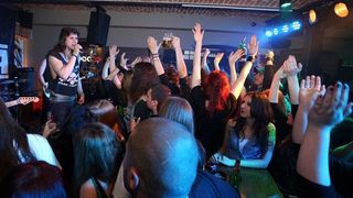 slika0007 Podroom (Petak, 19.4.2013 – MANNTRA live & H I R & IRON HEARTH)