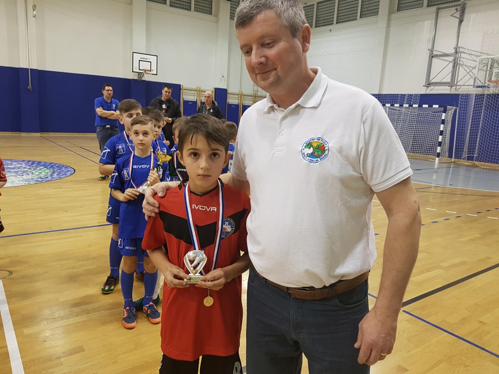 2704818095983480084113418222979