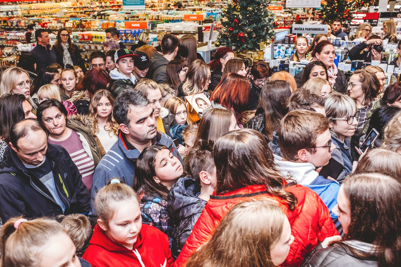 Maju Šuput u Galeriji Sjever dočekali brojni obožavatelji