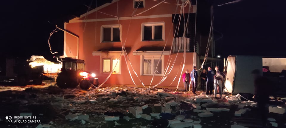 FOTO Potepanje ih nije mimoišlo: Žene se Marta Tuksar i Krunoslav Erdelja iz Peklenice