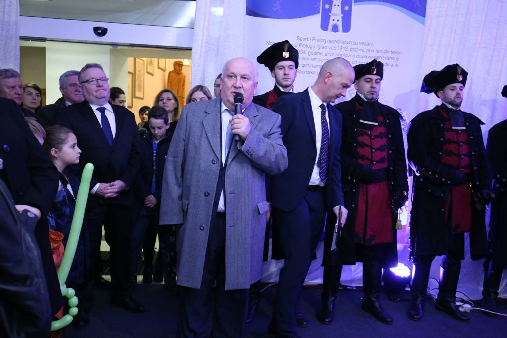 2753538610214090648317189151817