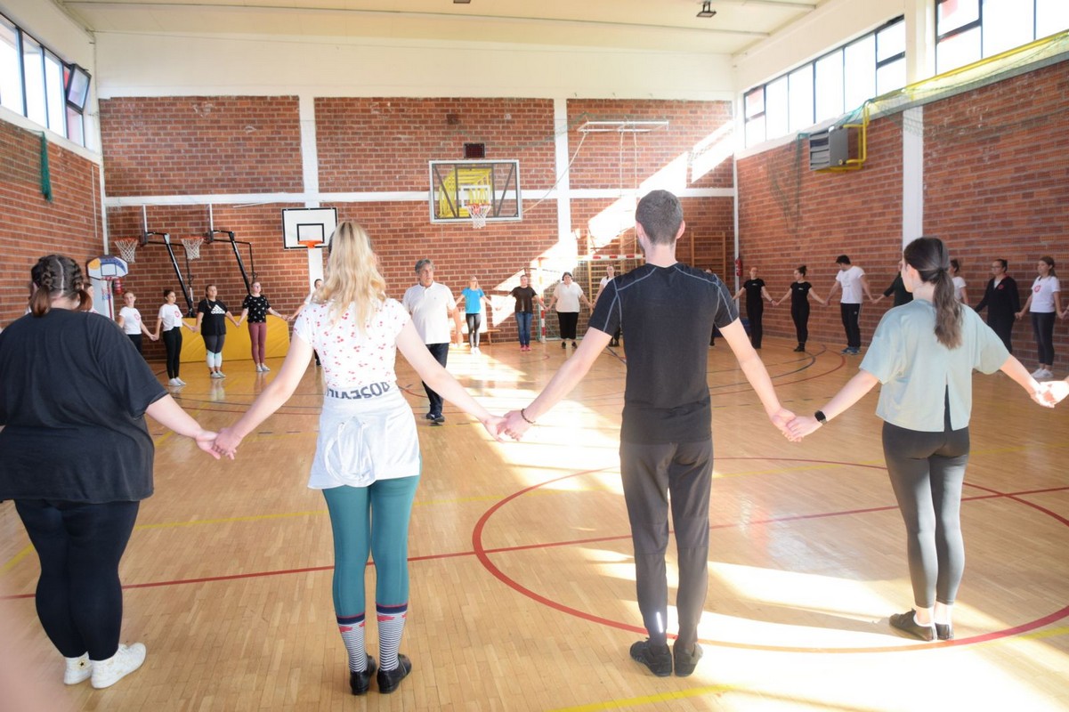 DONJA DUBRAVA Seminar ‘Scenska primjena folklora i osnove koreografije’ okupio KUD-ove Međimurja i goste