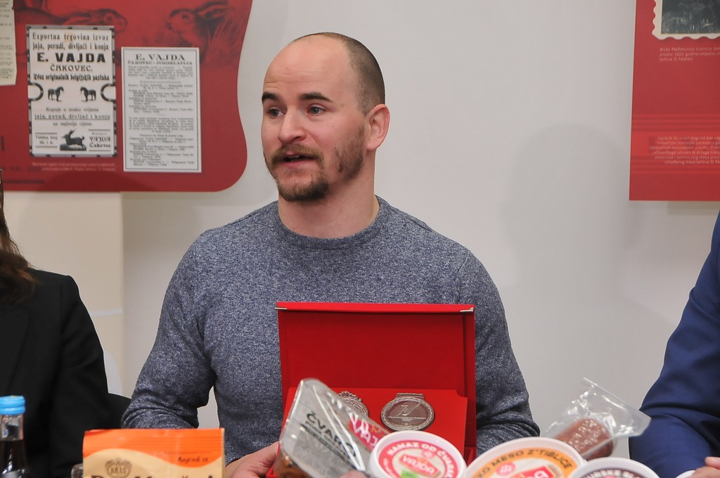 Nakon 25 godina Vajda i dalje uz Filipa Udea