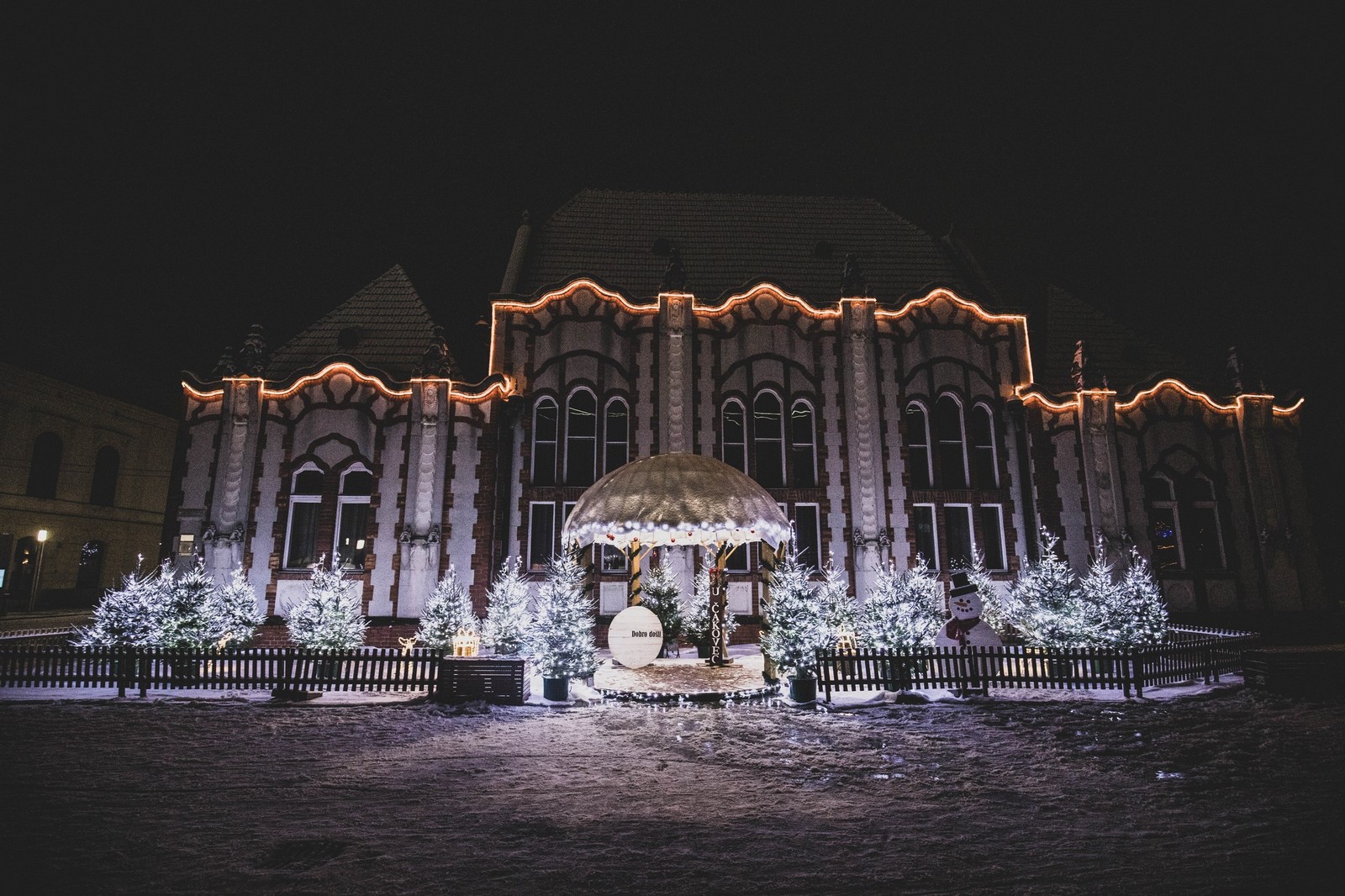 Mališani uživali u sanjkanju, snježna dekoracija centru Čakovca dala posebnu čar