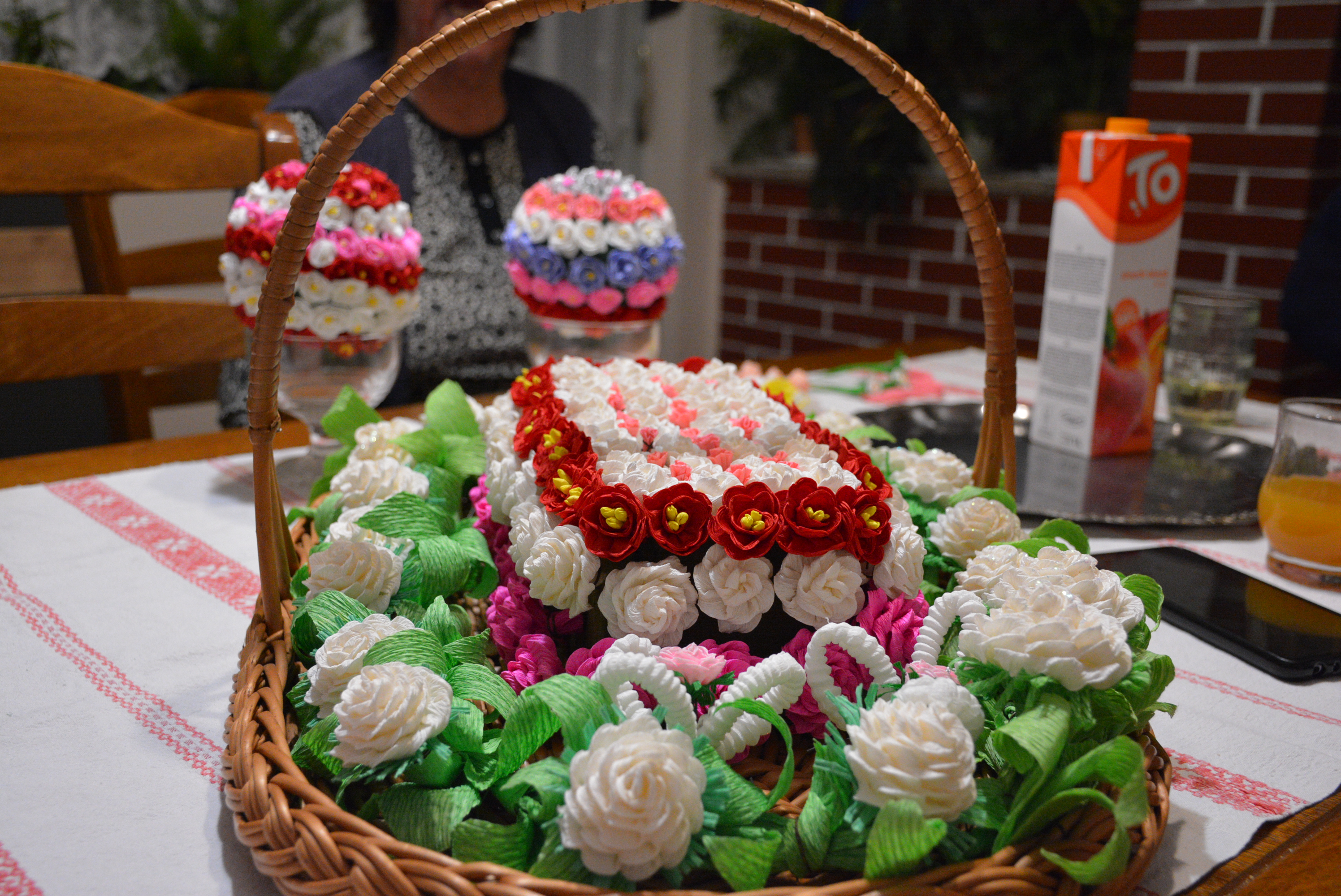 LJUBICA VIDOVIĆ (82) Čuvarica svatovske jabuke koju mladenci u Podturnu i danas stavljaju na zastavu LJUBICA VIDOVIĆ (82) Čuvarica svatovske jabuke koju mladenci u Podturnu i danas stavljaju na zastavu