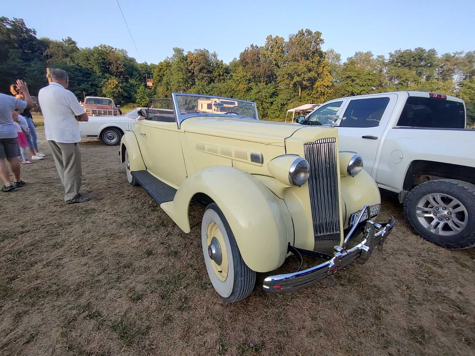 Susret ljubitelja američkih automobila i motora