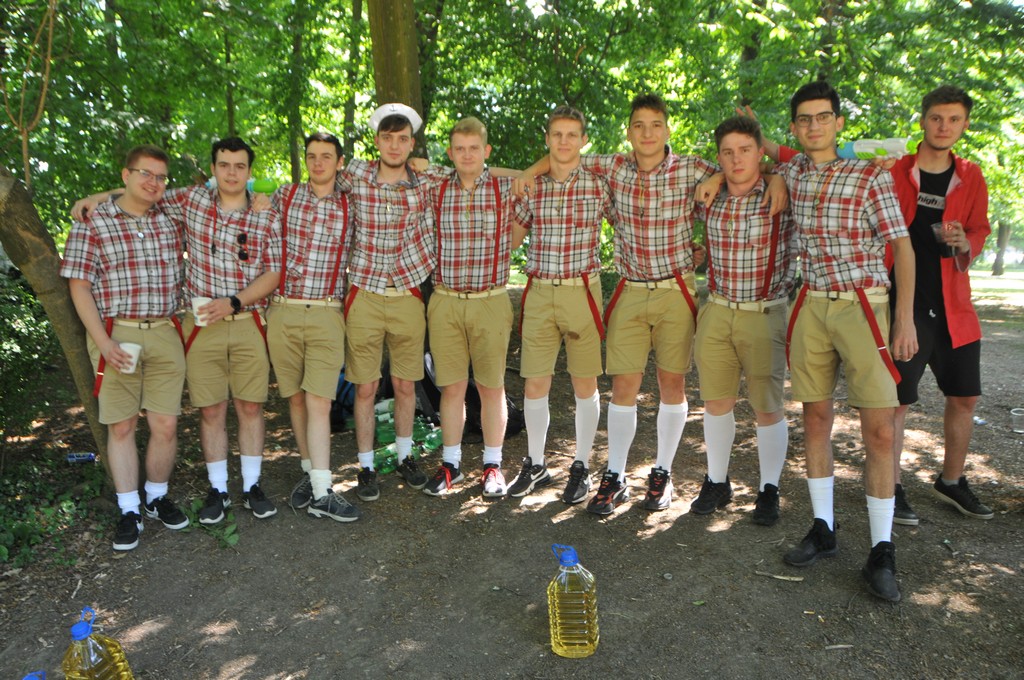 Maturanti se zabavljaju u čakovečkom parku