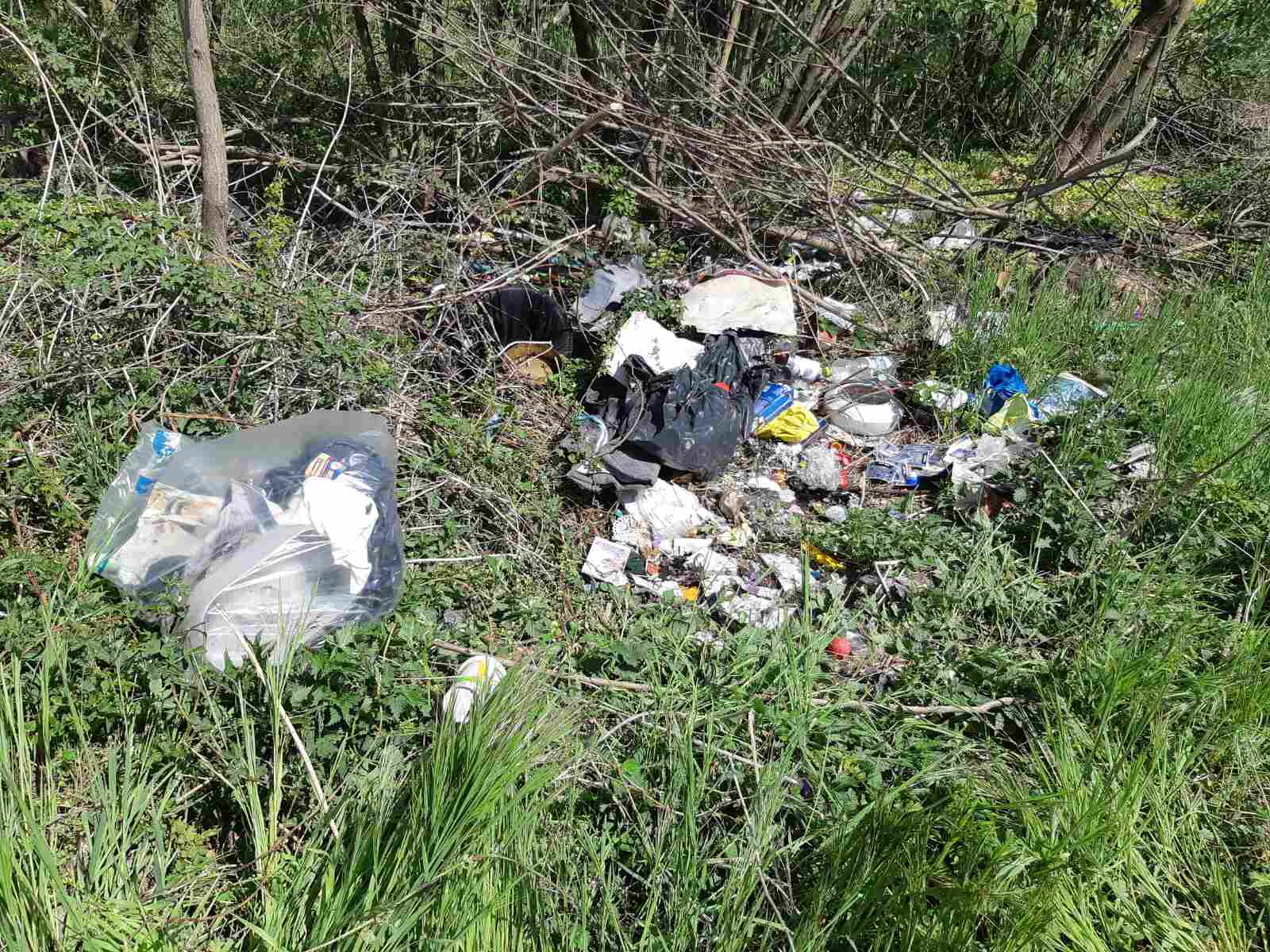 Sanirano ilegalno odlagalište otpada uz romsko naselje Sitnice