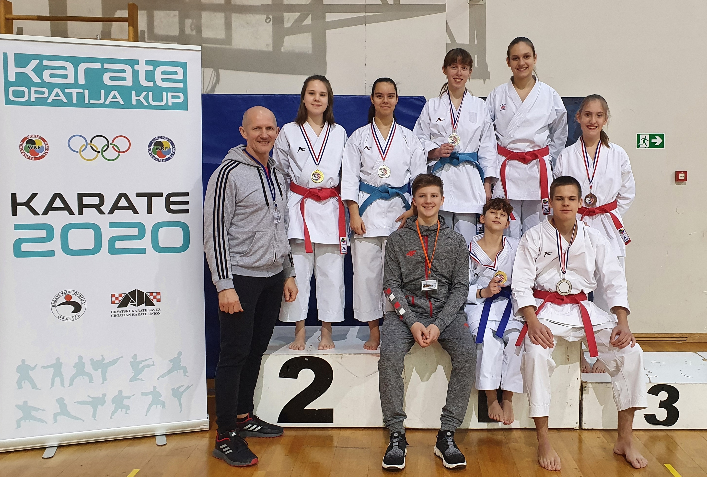 KARATE CENTAR ŠENKOVEC S međunarodnog turnira u Opatiji vratili se sa šest medalja