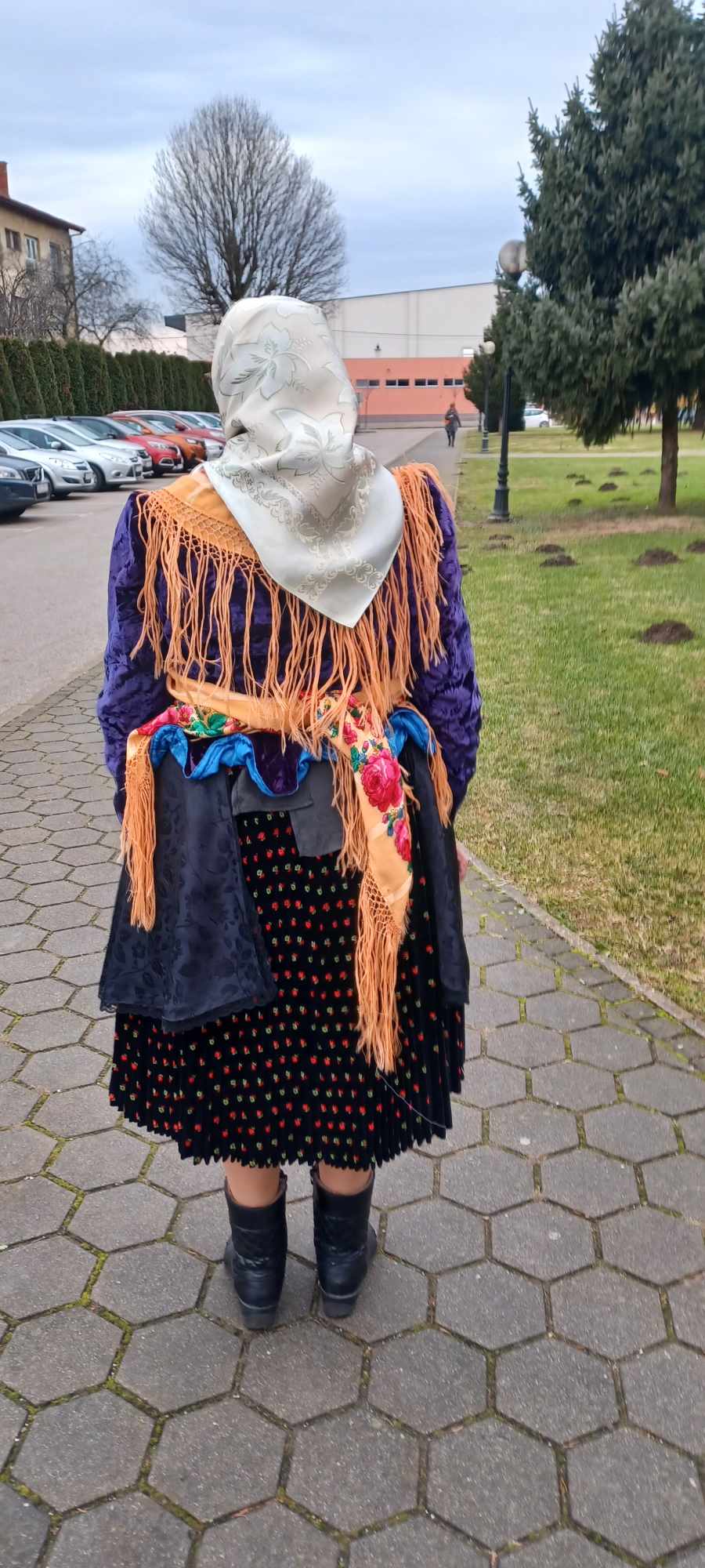 GORIČAN ‘Marija Mlinarić ide k meši v narodnoj nošnji’