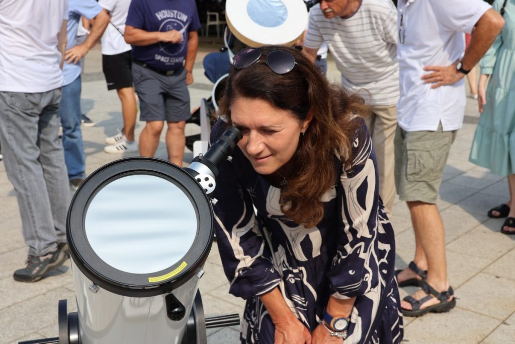 AD VEGA Regionalni susret astronomskih društava –’Međimurje – hotel s 1000 zvjezdica’ AD VEGA Regionalni susret astronomskih društava –’Međimurje – hotel s 1000 zvjezdica’