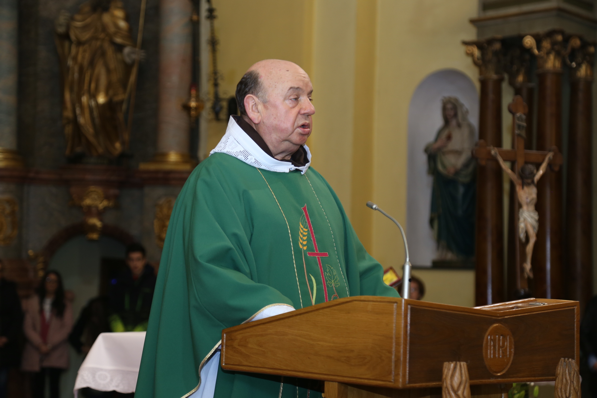 U crkvi sv. Nikole biskupa u Čakovcu sedam bračnih parova obnovilo bračne zavjete