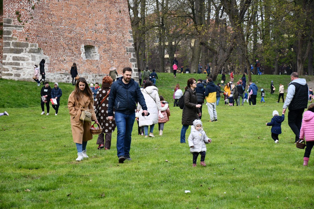 VIDEO I FOTO Potraga za uskrsnim jajima u Perivoj Zrinskih privukla mnoštvo mališana