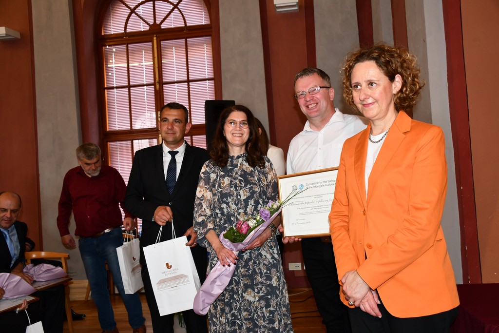 SVEČANA DODJELA Ministrica Nina Obuljen Koržinek uručila UNESCO-ove povelje za međimursku popevku