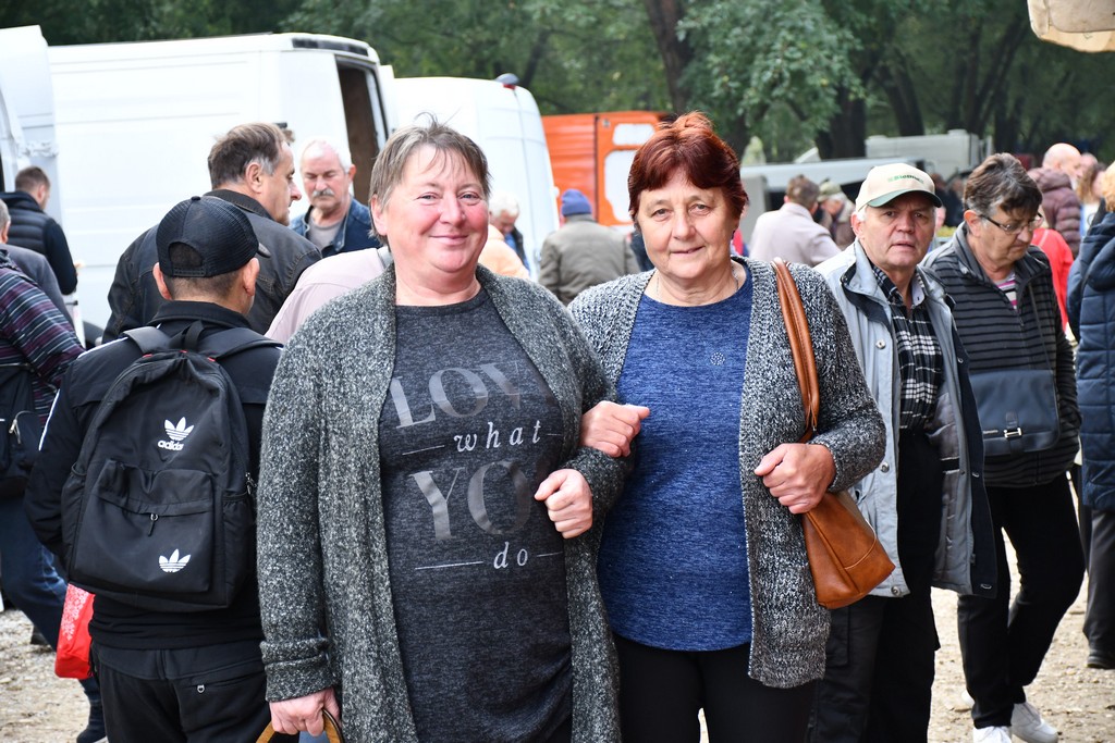 FOTO S dolaskom hladnijih dana povećan interes za kupnju drva za ogrjev