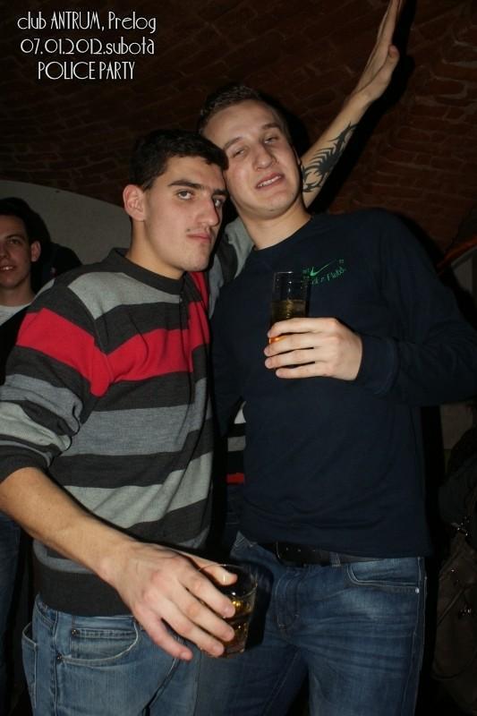 slika0114 Antrum (Subota, 7.1.2012) slika0114 Antrum (Subota, 7.1.2012)